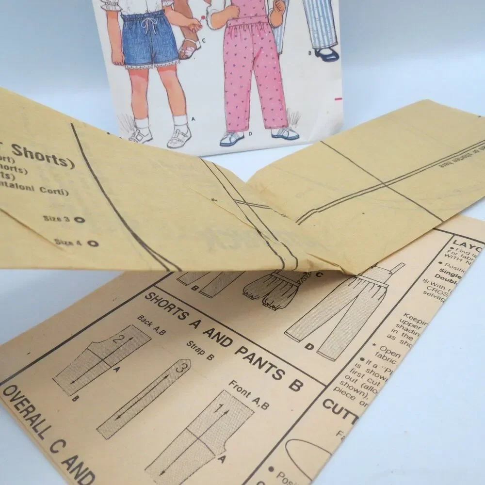 BUTTERICK 6486 Toddlers Shorts Pants Overalls Size 3-4 1980s Playwear